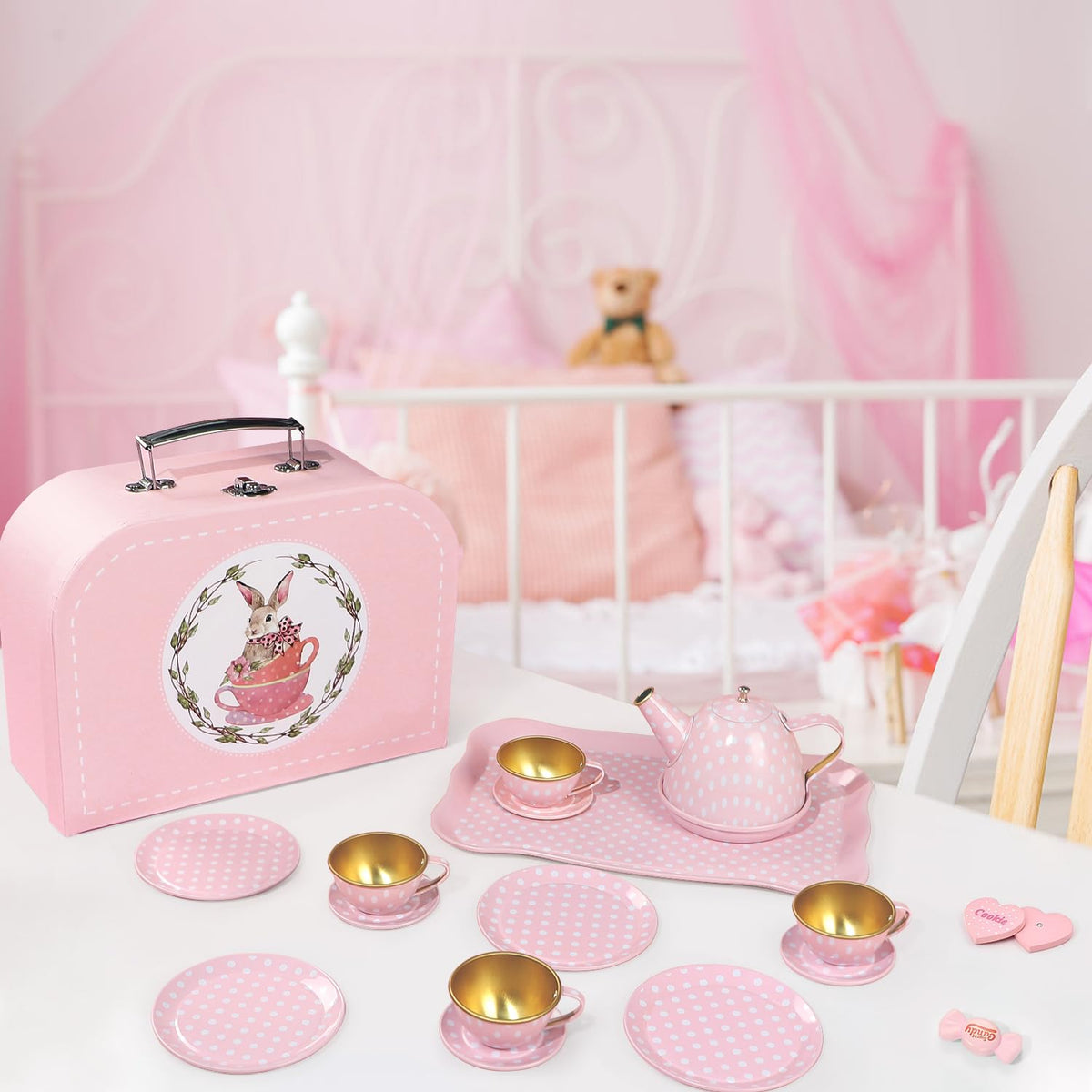 iAOVUEBY Tea Party Set carrying case for easy outdoor adventures