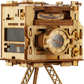 idventure Cluebox PRO Sherlock's Camera front view for an engaging escape room experience
