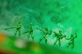 IELLO Little Soldiers Battle Royale mode with fast-paced skirmishes.