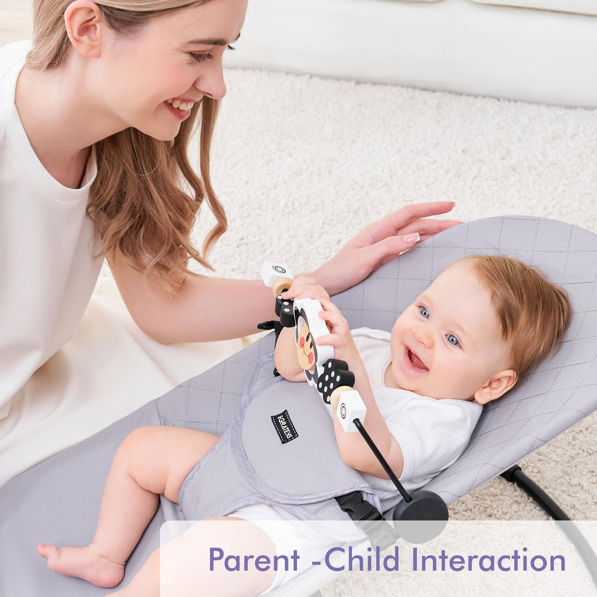 iGRATENS black and white pattern design supports visual interest during early growth.
