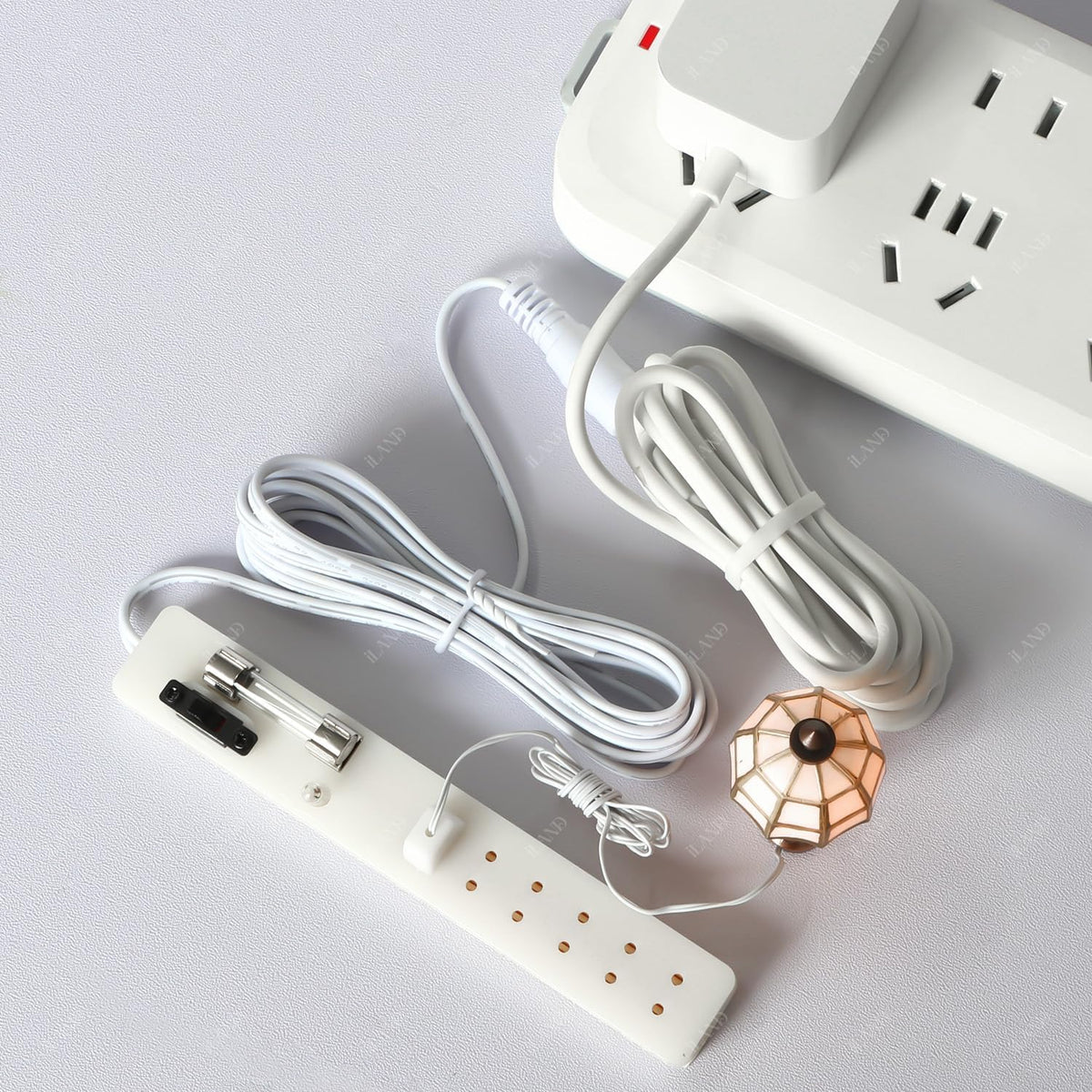 iLAND safety fuse and UL circuitry add reliable protection during DIY lighting.