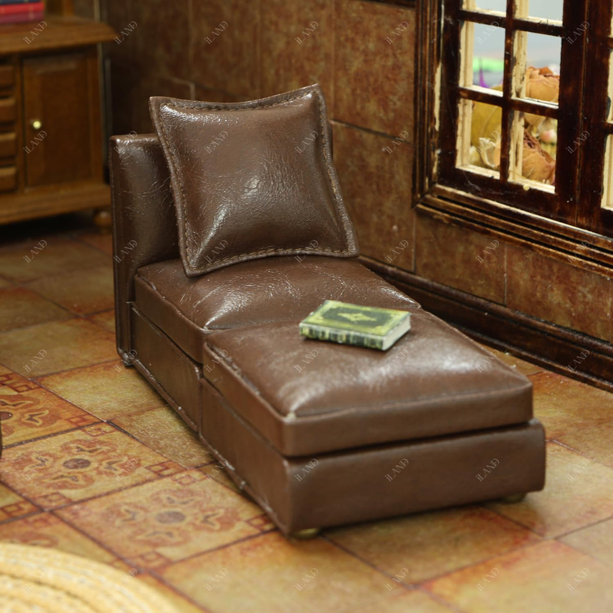1/12 scale fits standard mini living rooms and displays well