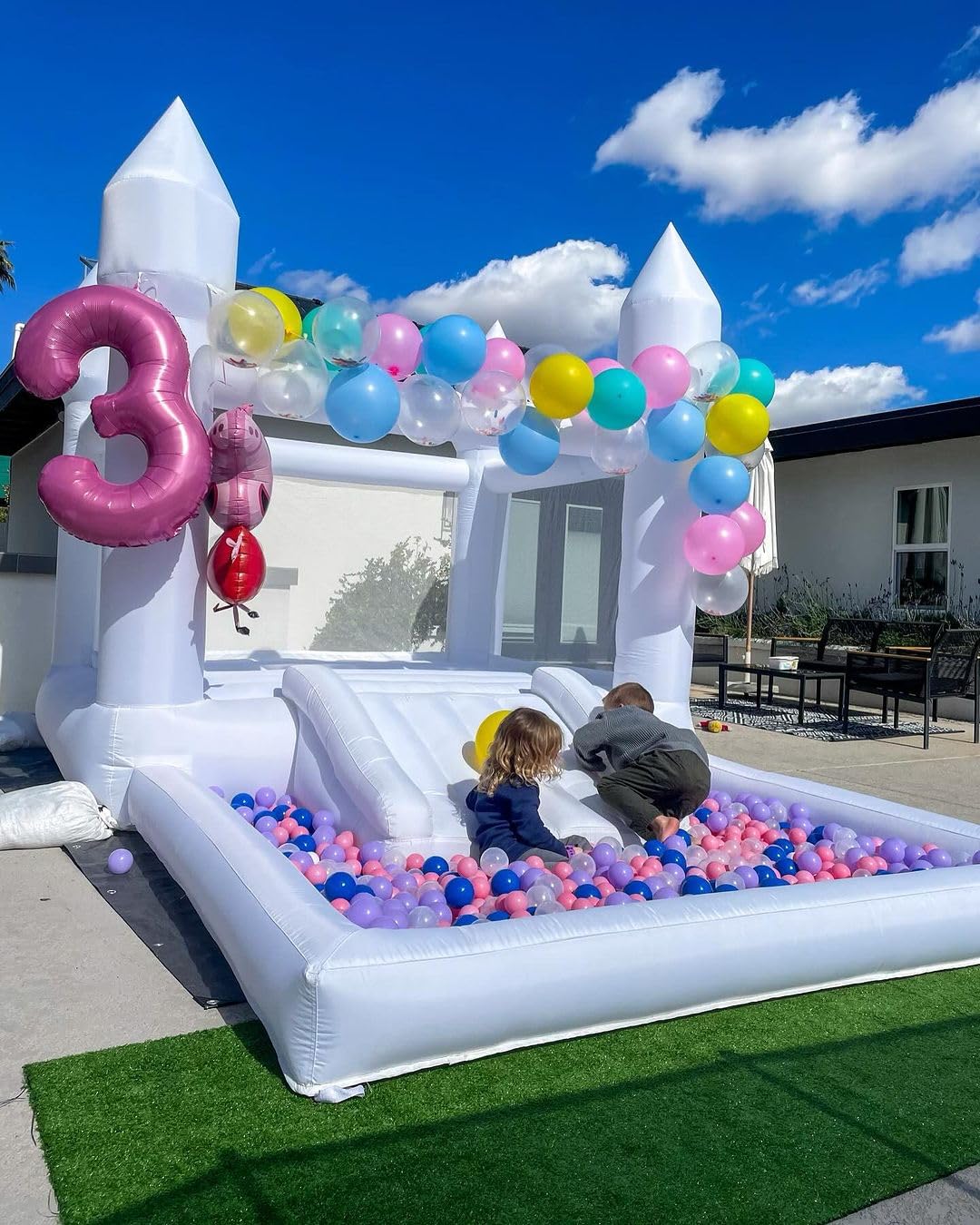 iLink-outer inflatable blower inflates the bounce house for quick outdoor fun