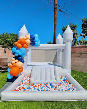 iLink-outer kids playing inside the bounce house for family-friendly fun