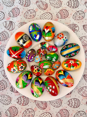 Importer AM Pisanki decorative eggs suitable for bowls and centerpieces.