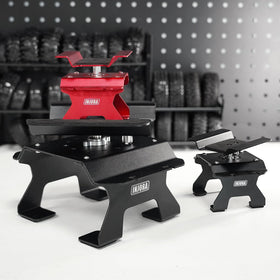 INJORA aluminum stand black anodized finish for durability.