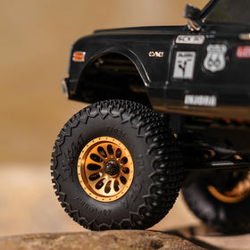 Teardrop multi-spoke design balances style with clear wheel wells.