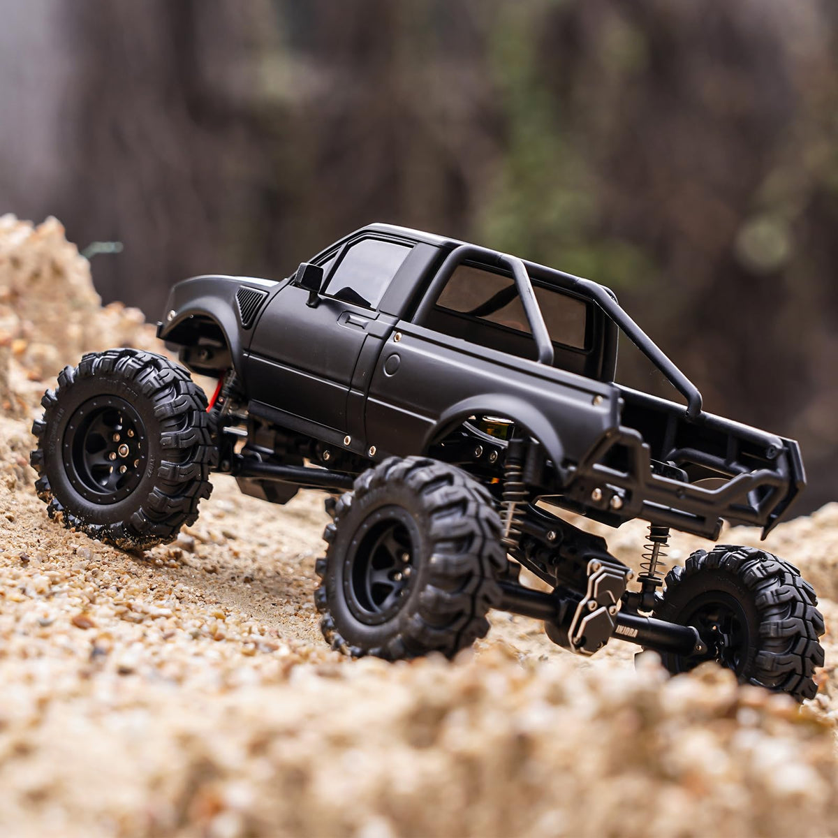 INJORA IR60-24 hook-and-loop hinge enables fast battery swaps