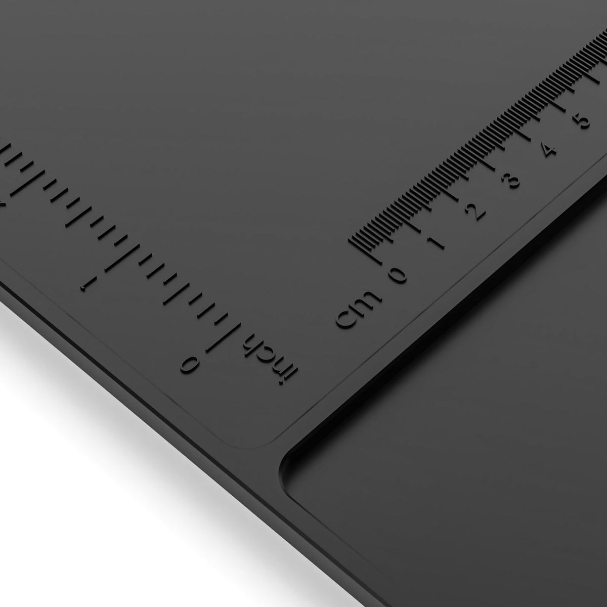 INJORA RC Silicone Pit Mat provides a protective surface that guards the bench from spills.