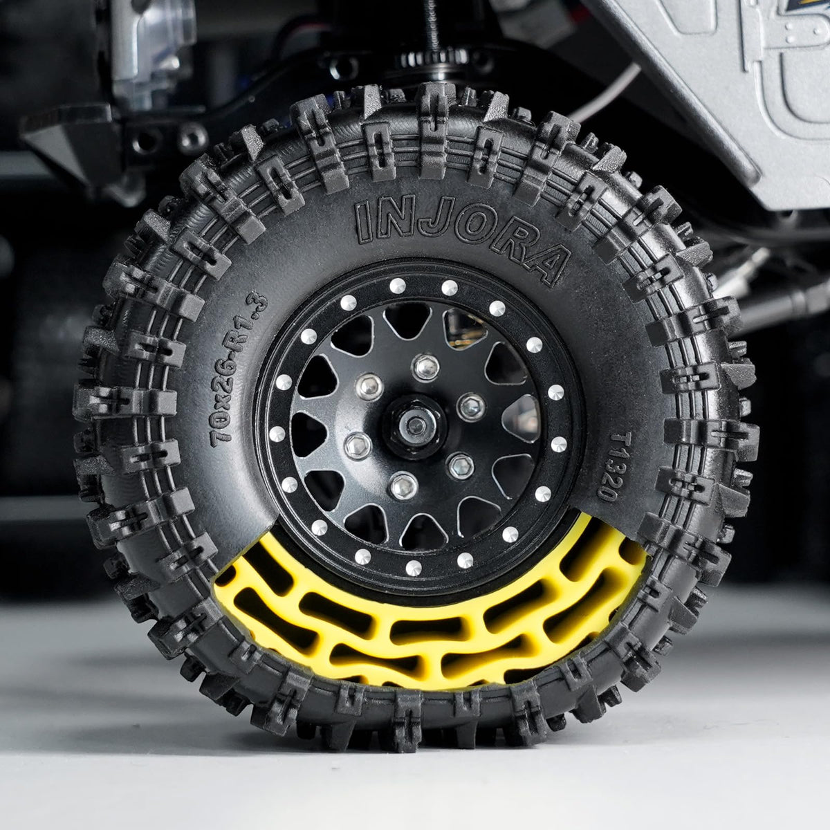 INJORA S5 compound tires offer durable traction and stickiness.
