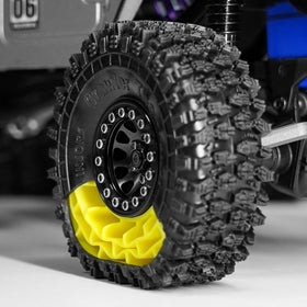 INJORA scale tire tread detail for off-road realism.