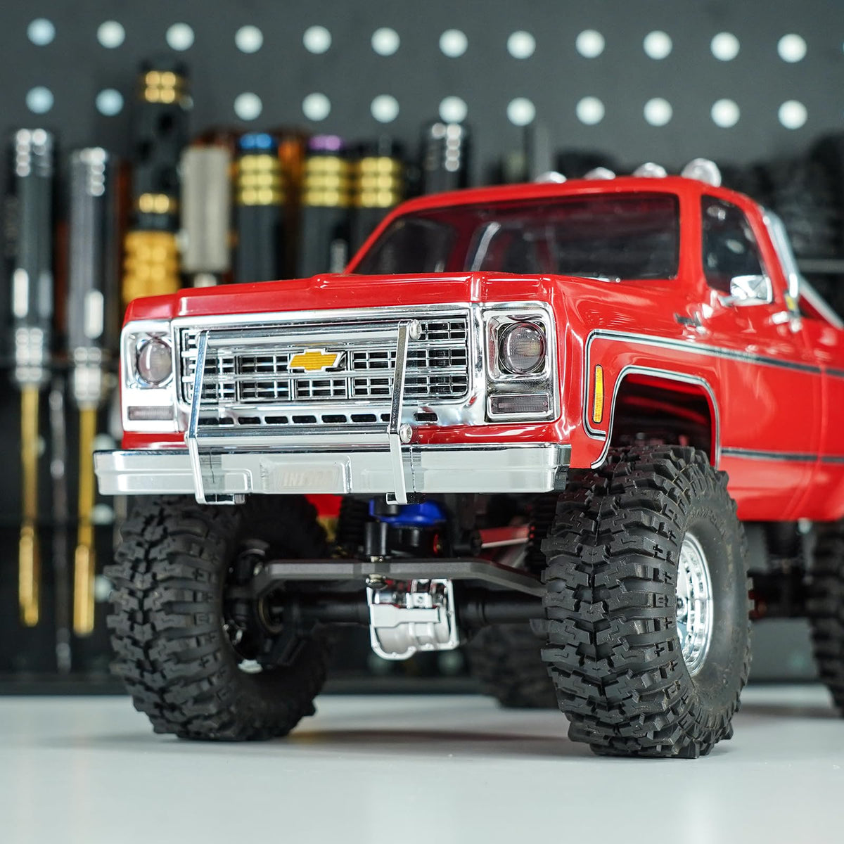 INJORA rear bumper with tow hitch enhances on-trail recovery capabilities.