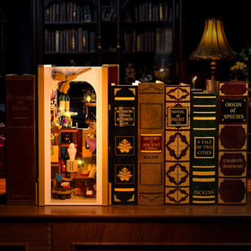 INSOON Magic Book Nook hidden spine switch enables LED control.