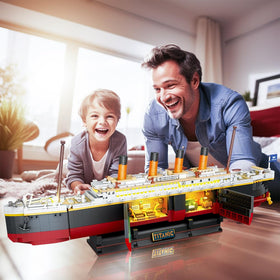 INSOON Titanic Building Set features rotatable propellers and chimneys for realism.