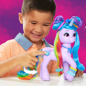 Izzy Moonbow English sounds feature adds interactive storytelling and music play