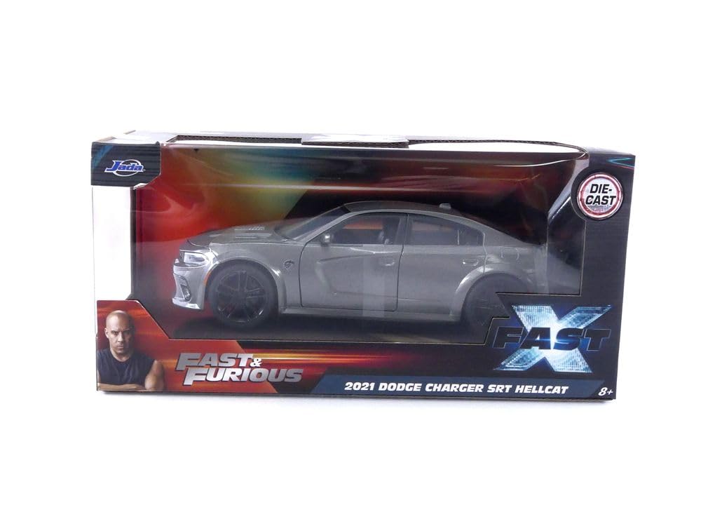 Jada rubber tires and scale realism enhance tactile display.