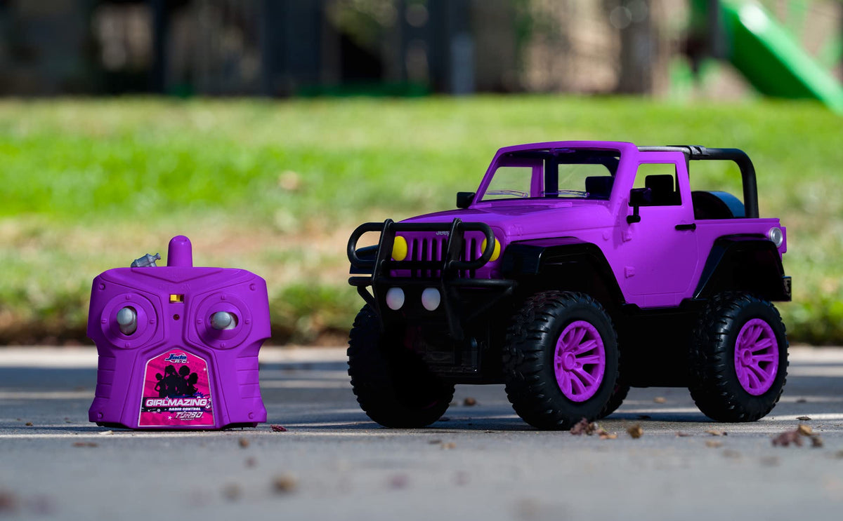 Jada Girlmazing Jeep Wrangler RC side view, ready for adventures.
