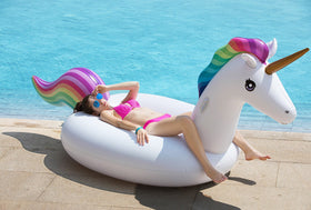Matte finish unicorn pool float by Jasonwell reduces glare