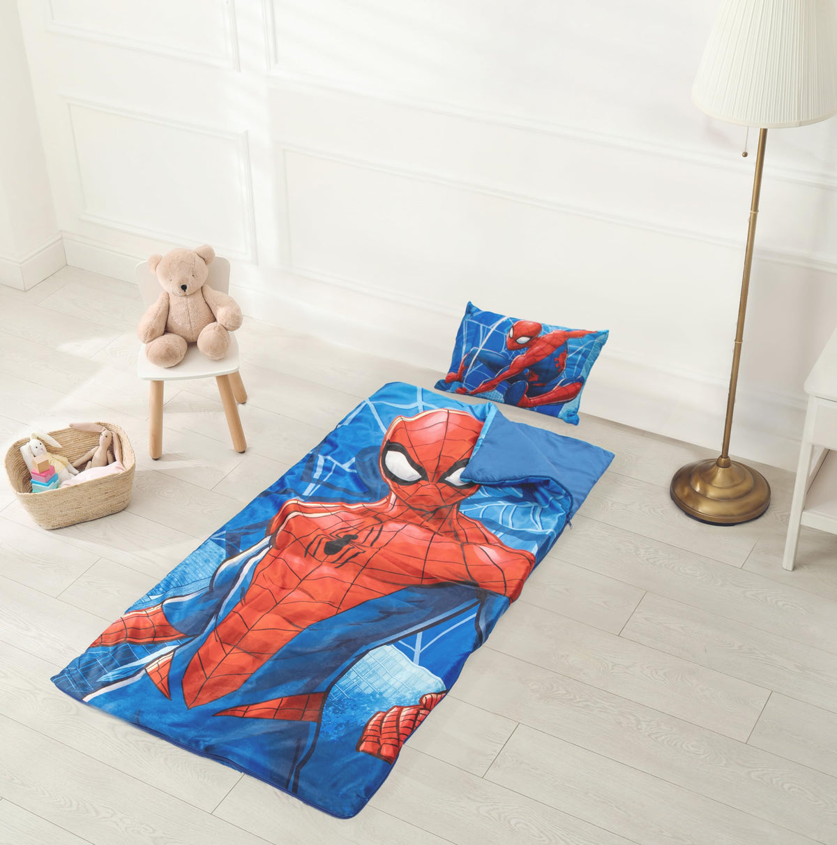 Jay Franco Marvel Spiderman soft polyester fabric feels gentle on skin