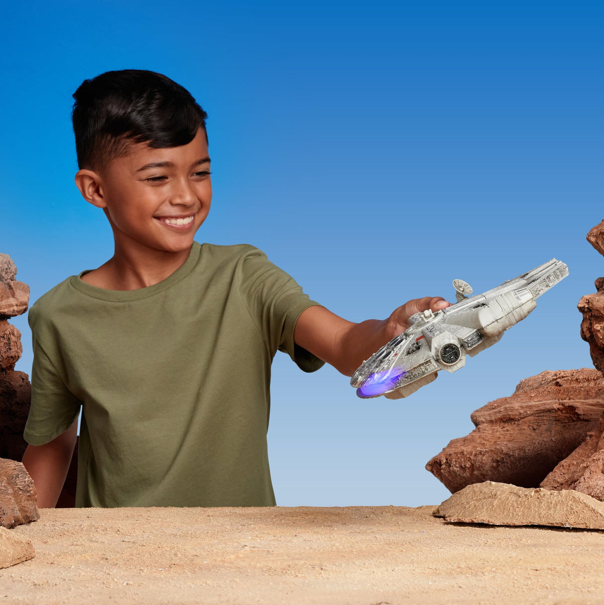 Jazwares Millennium Falcon opening cockpit enhances interactive role-play and exploration.
