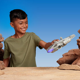Jazwares Millennium Falcon opening cockpit enhances interactive role-play and exploration.