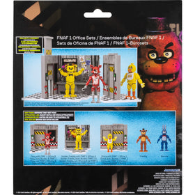 Jazwares optical diorama with angled video screens enhances viewing from multiple angles