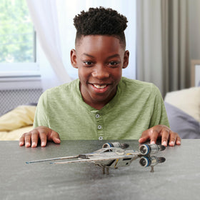 Jazwares U-Wing cockpit opens for immersive Rogue One adventures