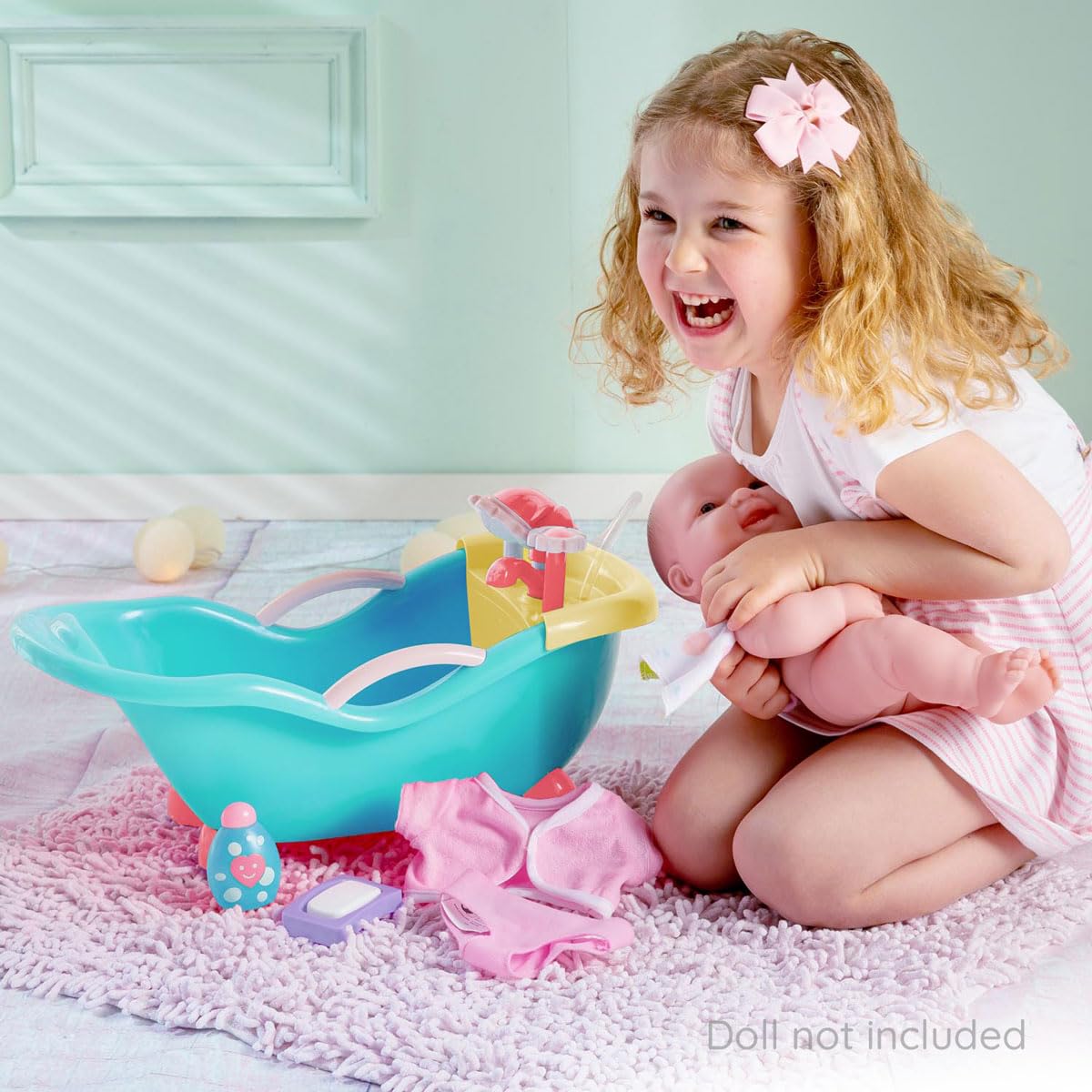 JC Toys bath set shows detachable showerhead for authentic bath-time play.