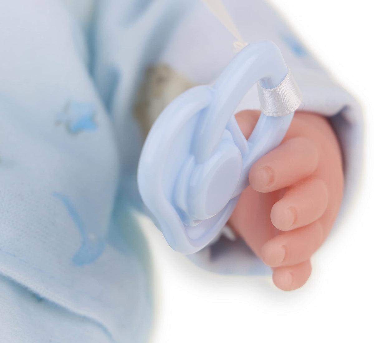 JC Toys Twins removable outfits and accessories enable versatile play