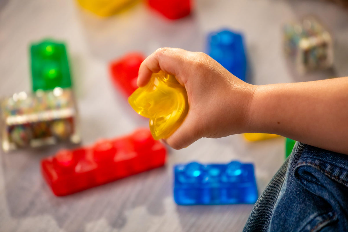 Jelly Blox mini stars spark visual interest during play.