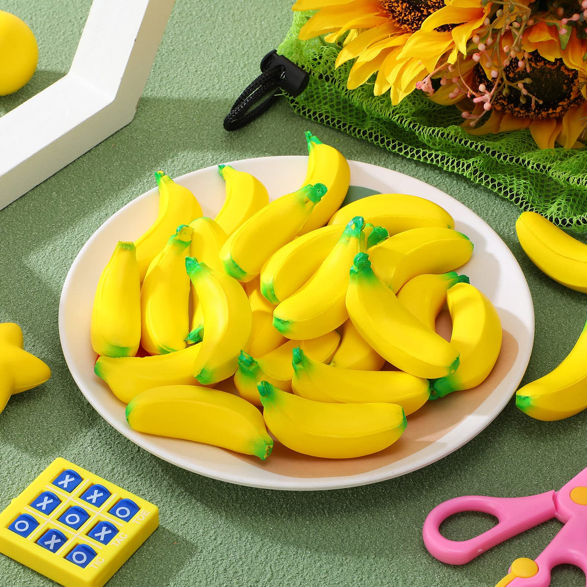 Jerify banana stress toy with vivid colors designed to attract attention and delight.