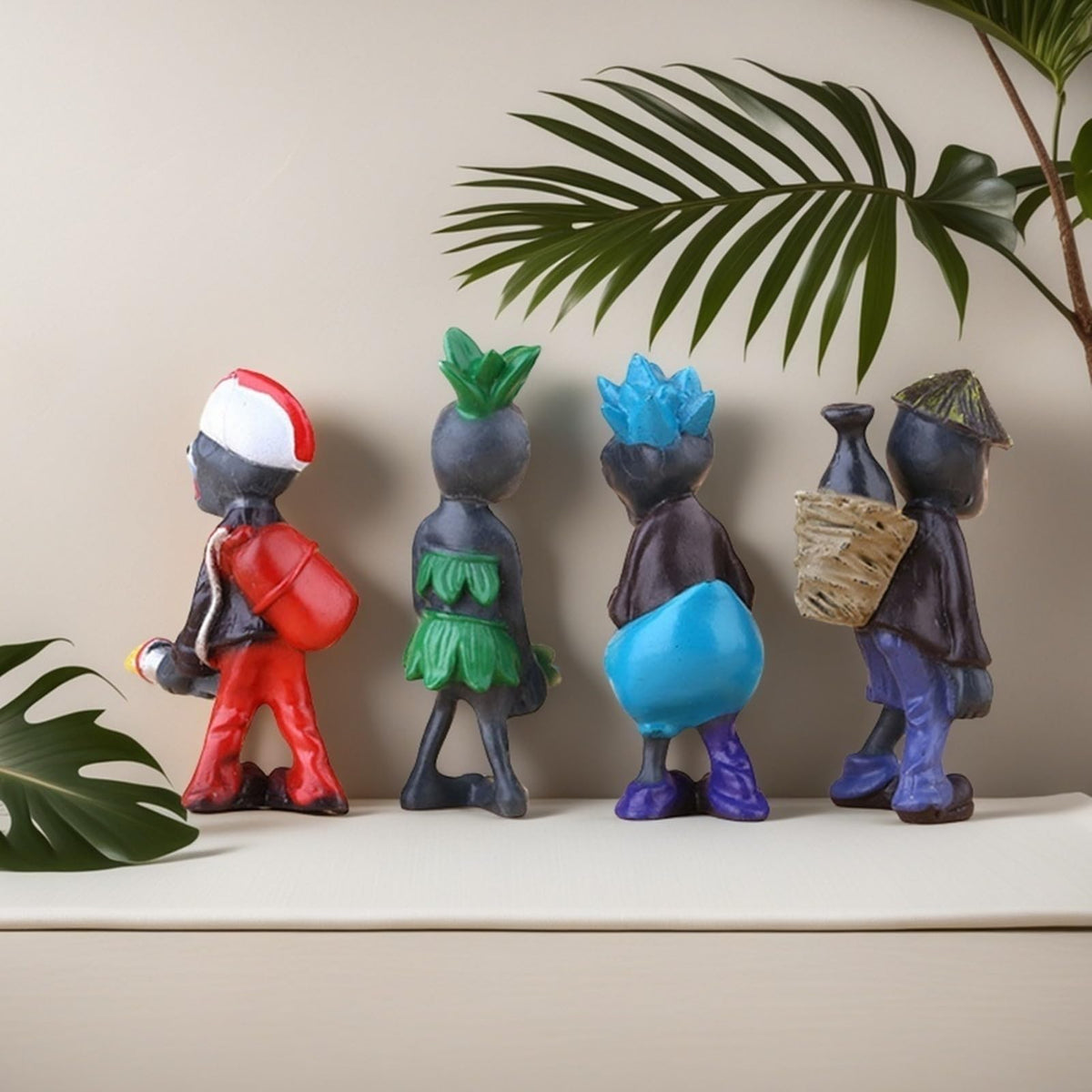 JHESAO PVZ figurines, small, sturdy toys for playtime and collection.