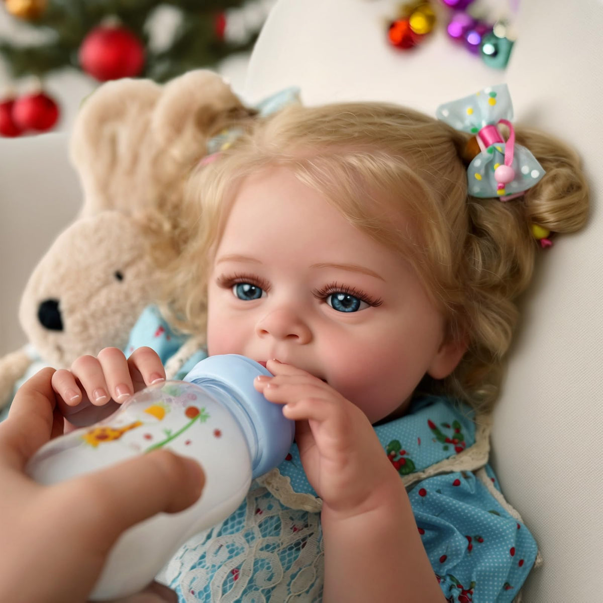 Blond-haired JIZHI doll close-up shows soft hair and realistic lashes