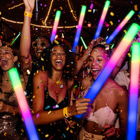 JODOUEEIR bulk glow sticks with replaceable batteries for long-lasting use
