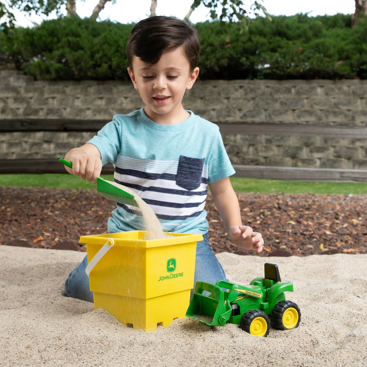 John Deere sandbox set for delightful summer beach play