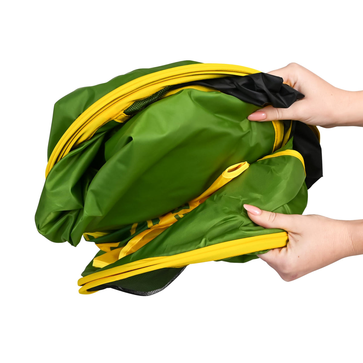 John Deere storage bag keeps all 18 pieces neatly packed for travel.