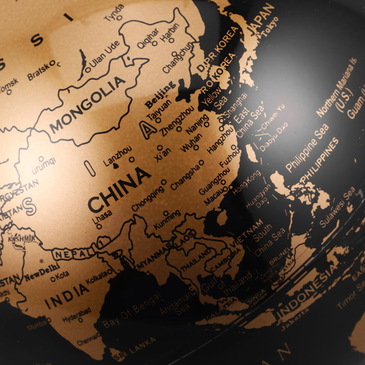 JOINPAYA globe makes a thoughtful gift for grads or professionals.