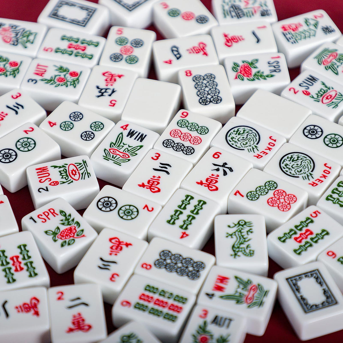 Jongyance jokers and spare tiles – flexible options for varying games.