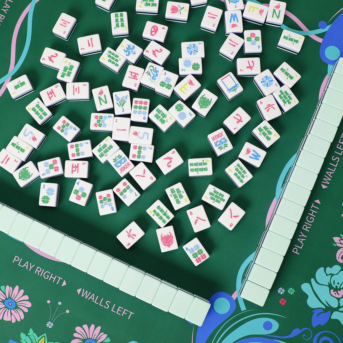 Jongyance includes three dice for versatile game options