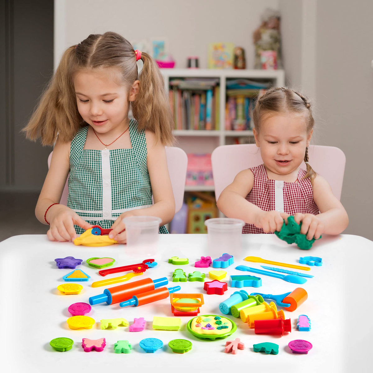 JOYIN 44 clay tools set molds plants inspires nature-themed crafts.