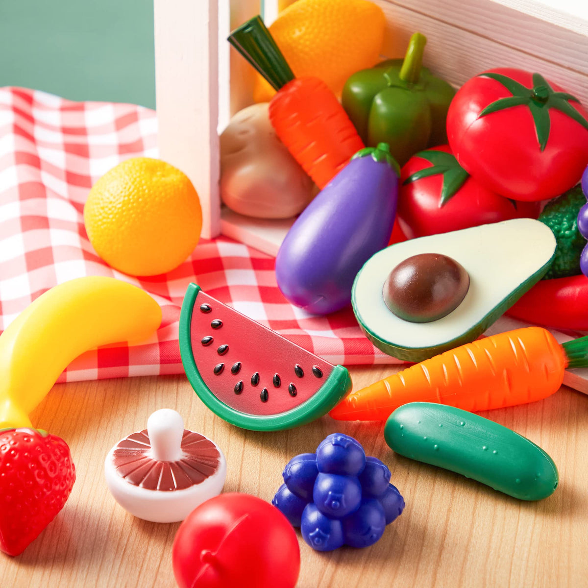 JOYIN Easter-basket friendly set makes playful gifts for kids and families.