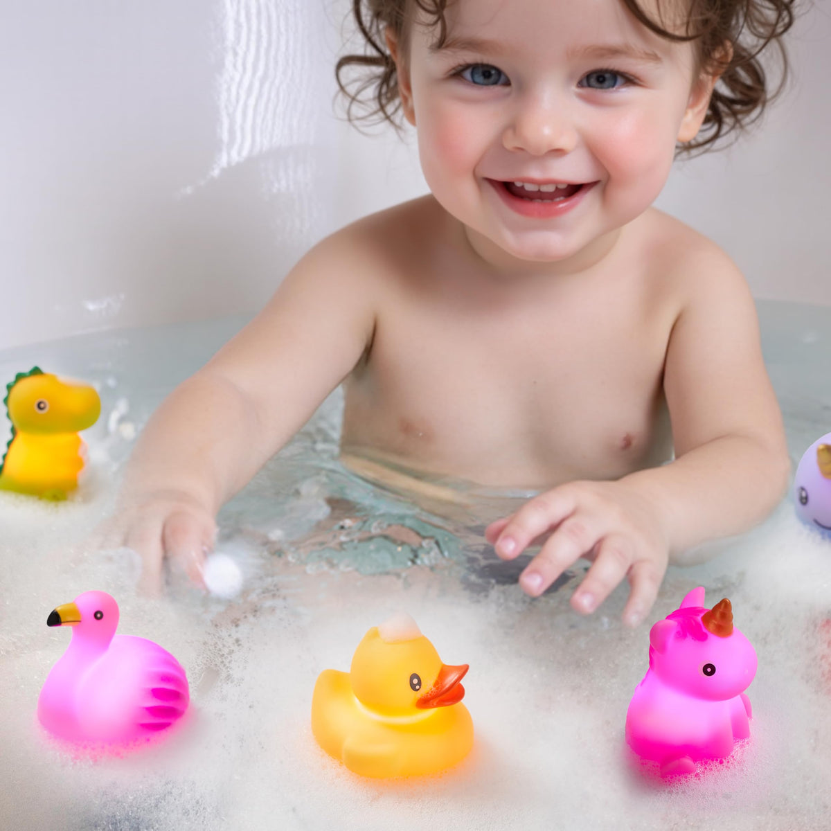 JOYIN easy-to-replace batteries keep bath lights bright during play.