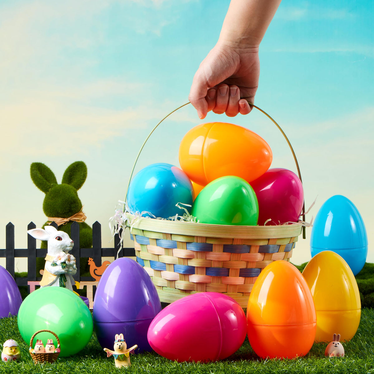 JOYIN large eggs add colorful charm to classroom prize moments.