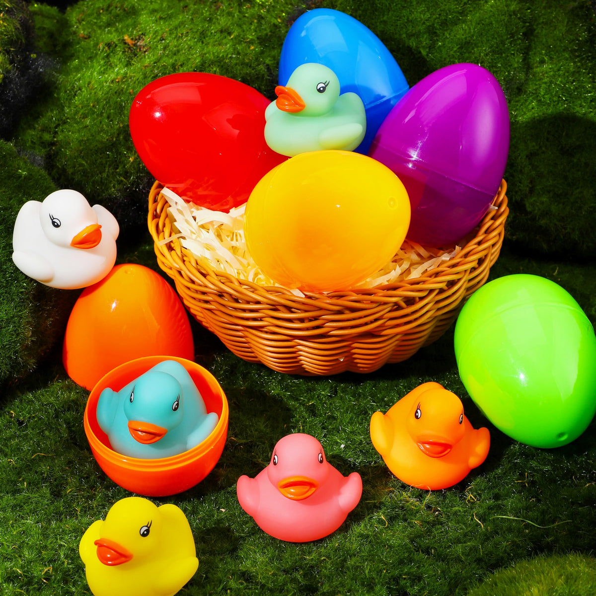 JOYIN non-toxic duck bath toy glows in water for safe bath play.
