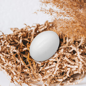 JOYIN paint-ready wooden egg invites easy DIY decoration projects.
