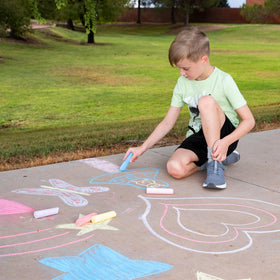 JOYIN 5-color chalk set supports collaborative art at home.
