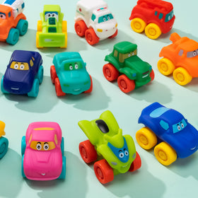 JOYIN gift-ready bath toy set adds color and entertainment to parties.