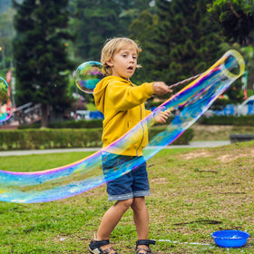JOYIN green color bubble solution adds visual appeal to outdoor activities.