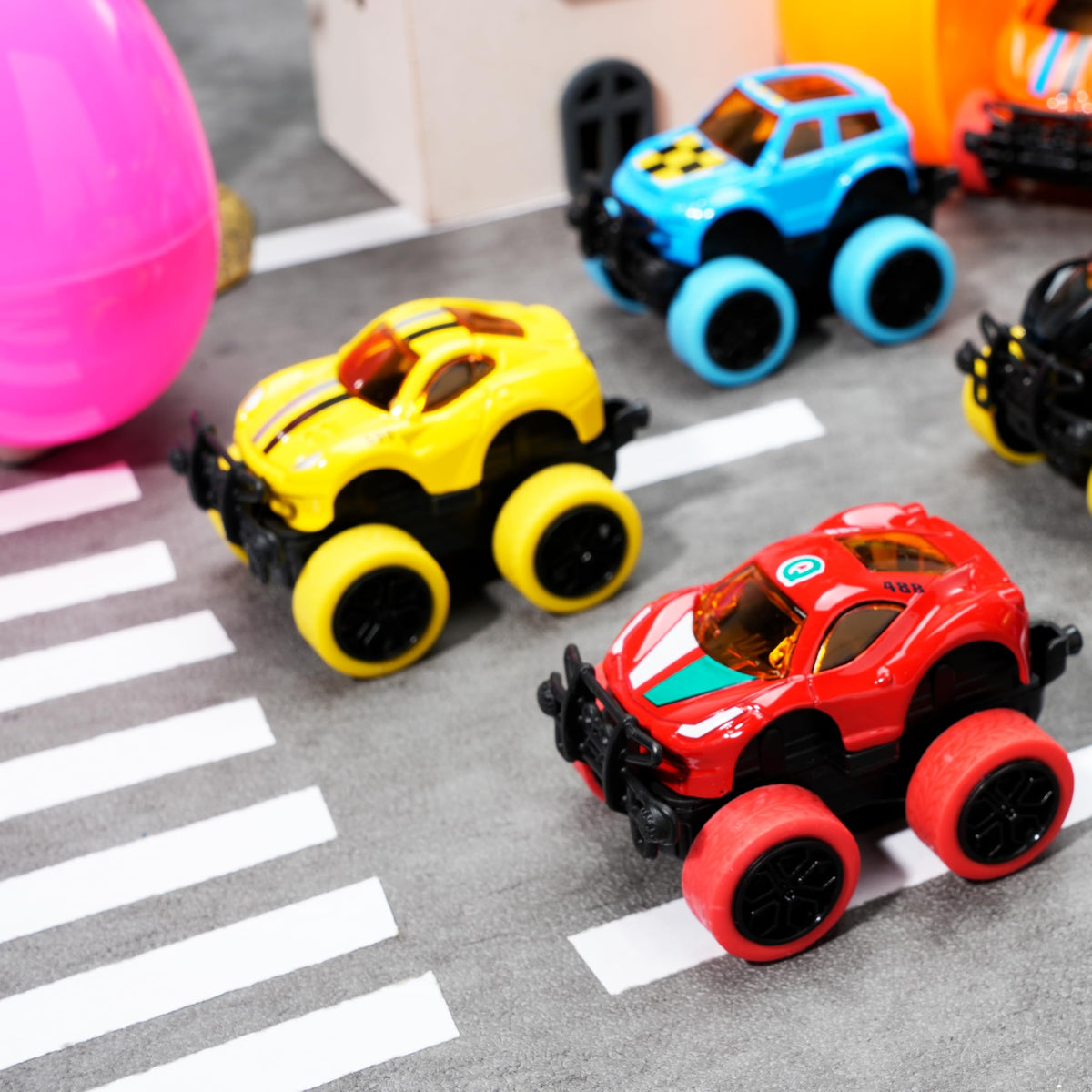 JOYIN party-favor monster car, ideal for Easter baskets and parties.