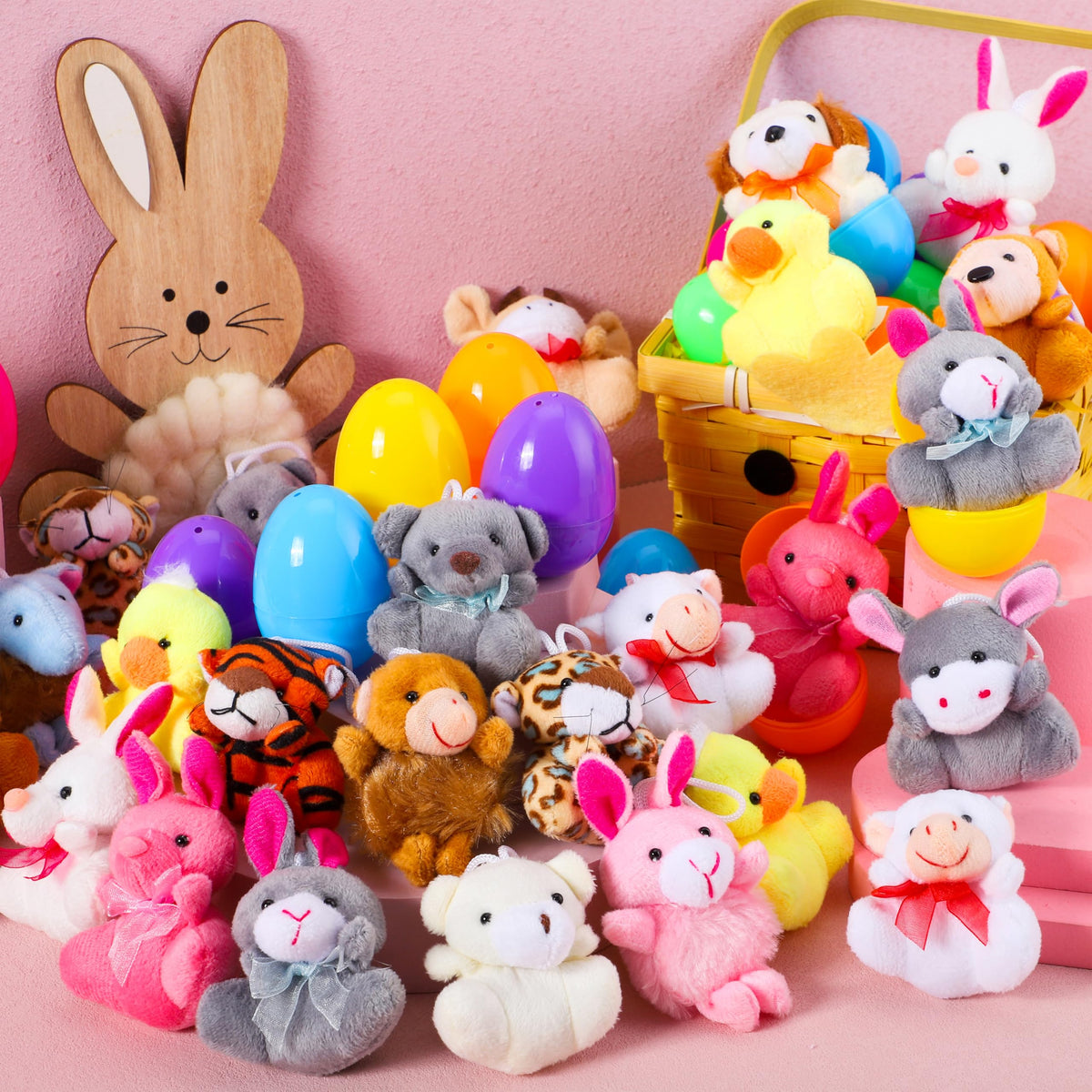 JOYIN mini plush eggs as charming party favors.